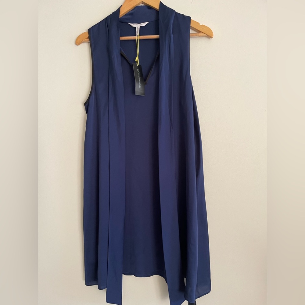 BCBGeneration‎ Vivid-blue  Tie V-Neck dress 100% Polyester in size M